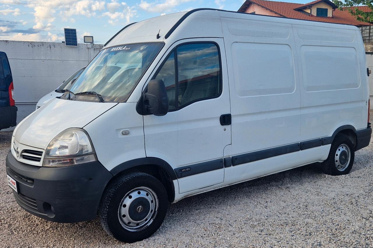 Nissan intestare 2.5 120cv 3posti