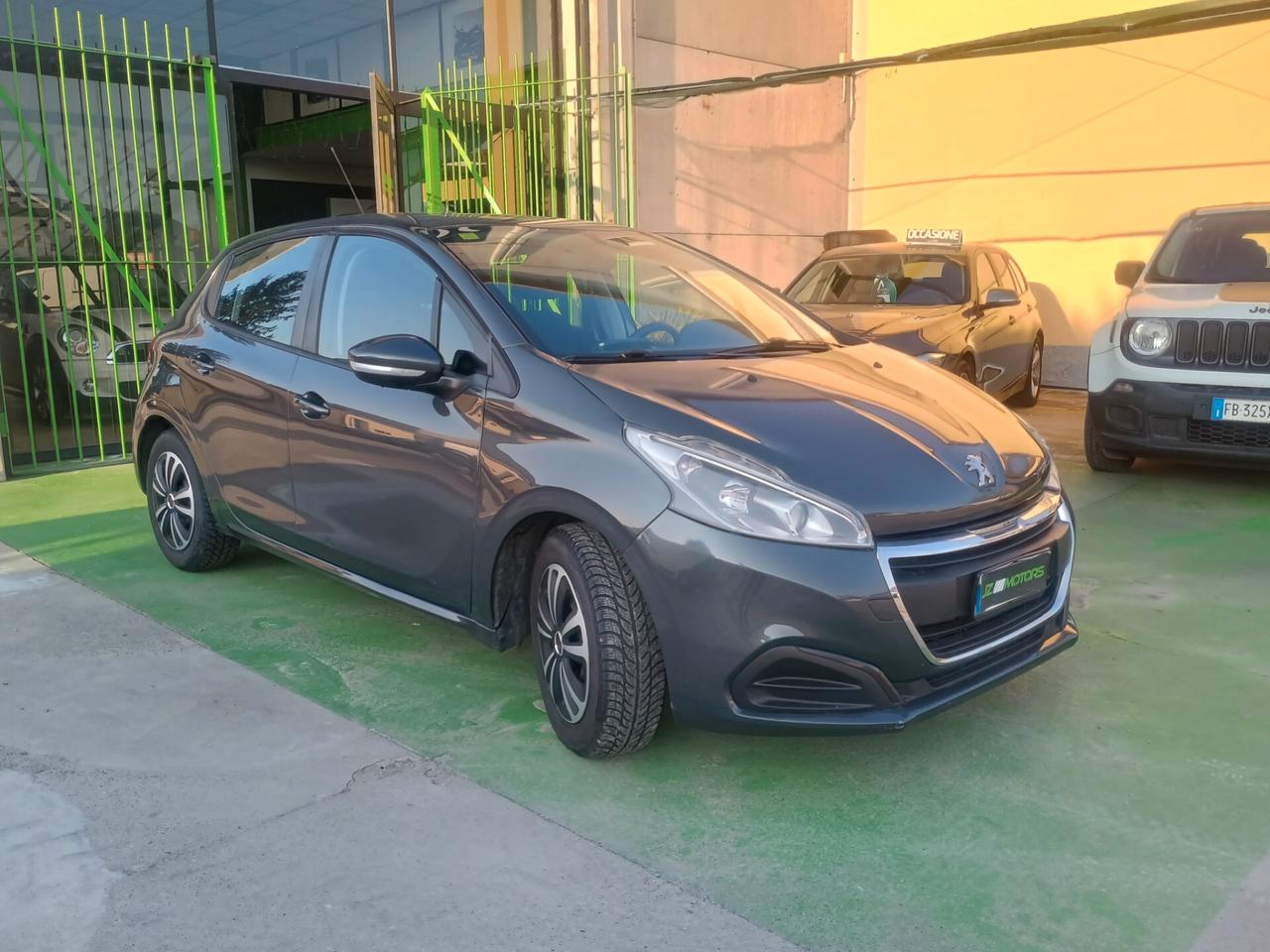 PEUGEOT 208 NEOPATENTATI