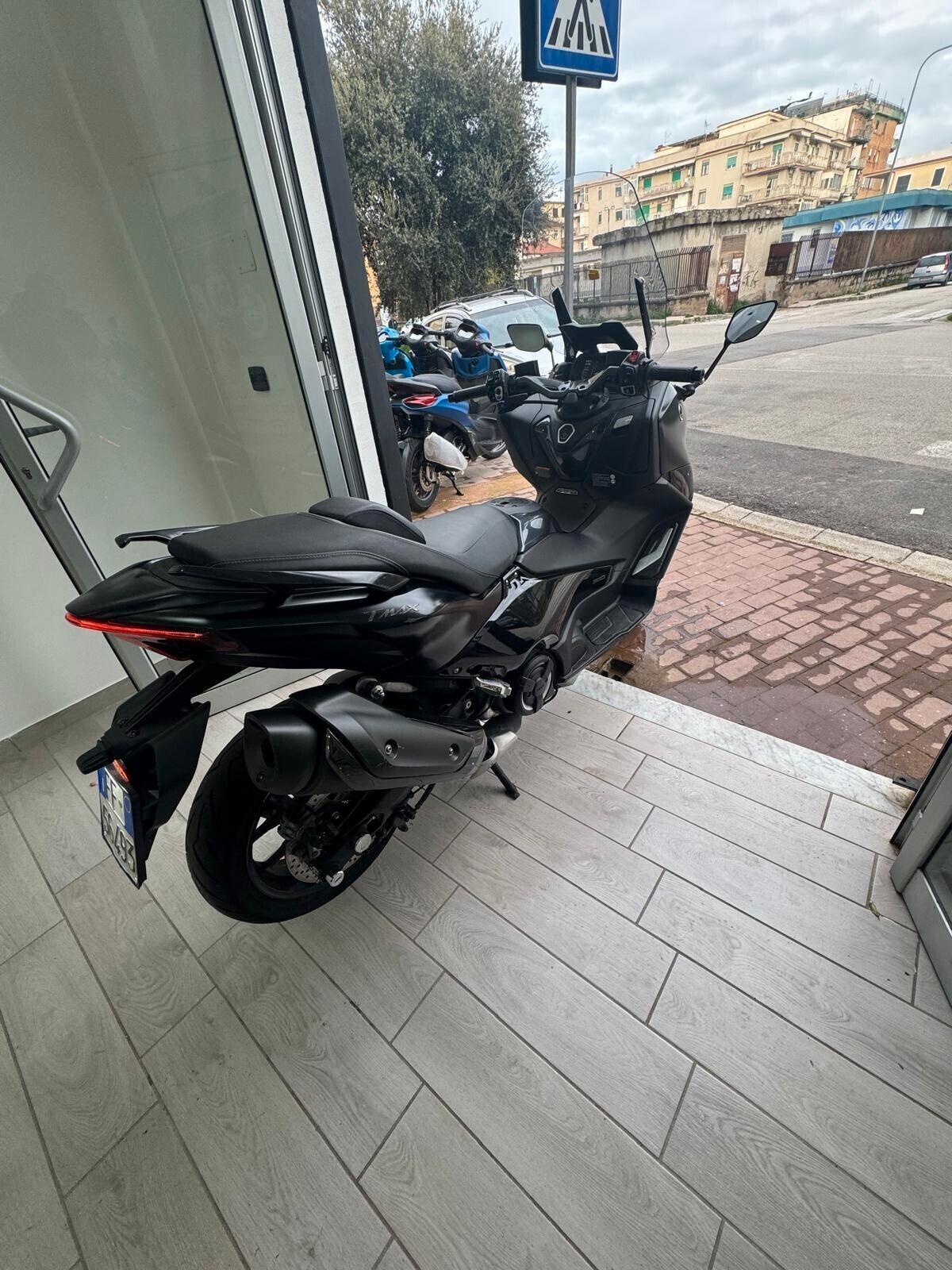Yamaha TMAX 560