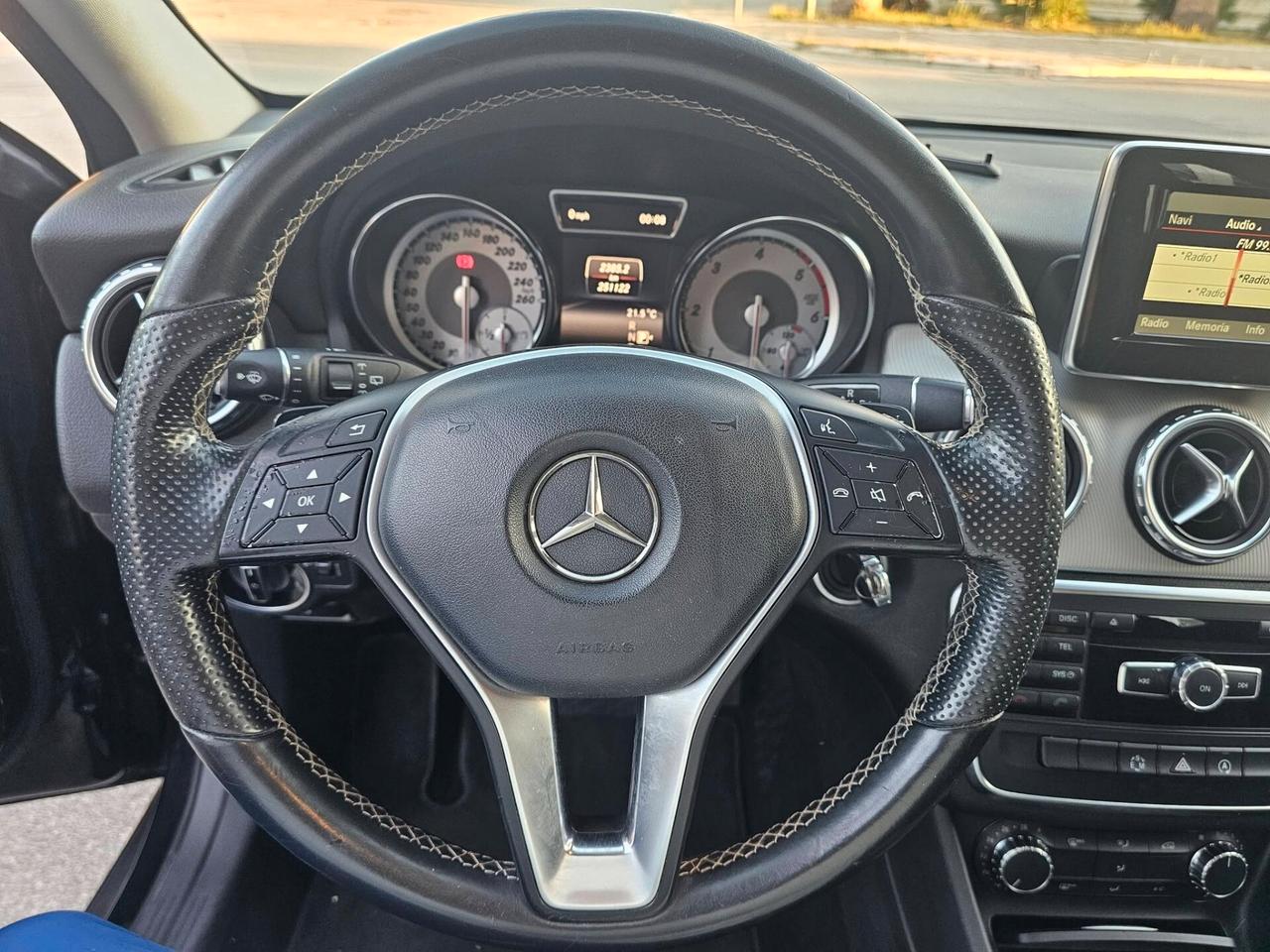 MERCEDES GLA 200CDI 136CV SPORT PREMIUM AUTOMATIK