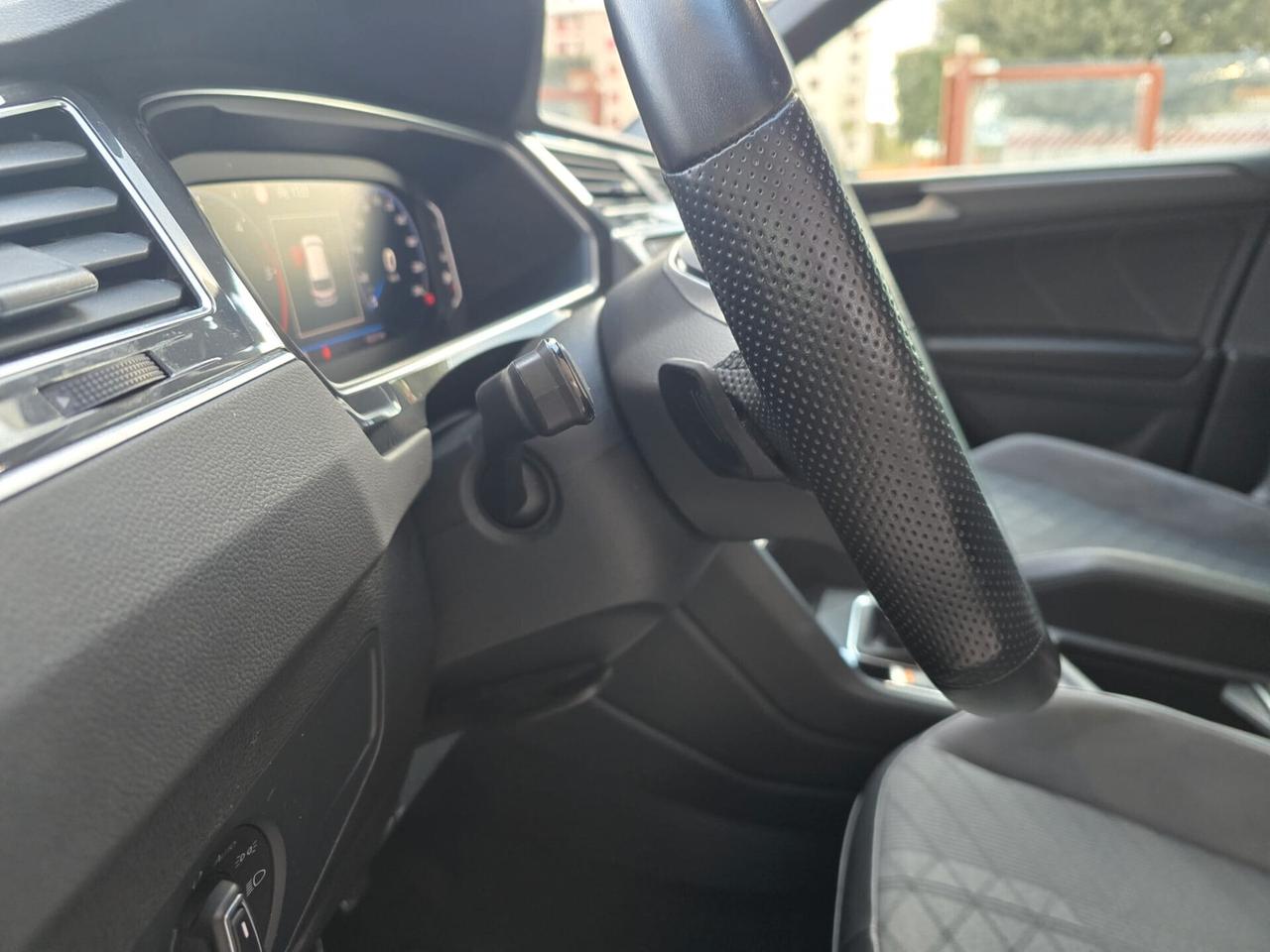 Volkswagen Tiguan 2.0 TDI 150 CV SCR DSG R-Line