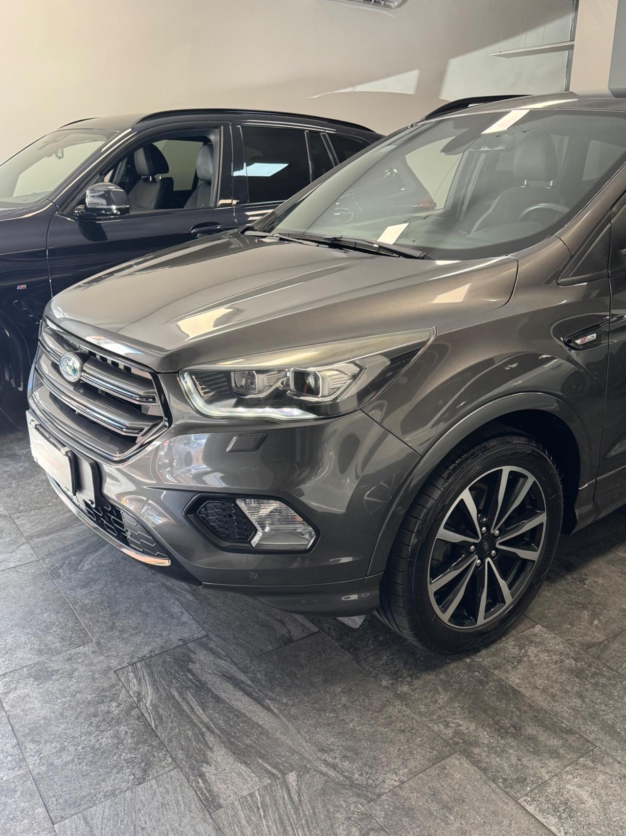 Ford Kuga 1.5 TDCI 120 CV S&S 2WD ST-Line