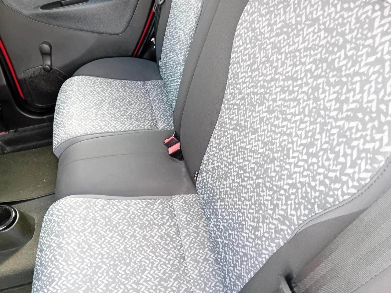Lancia Ypsilon 1.0 firefly hybrid Silver