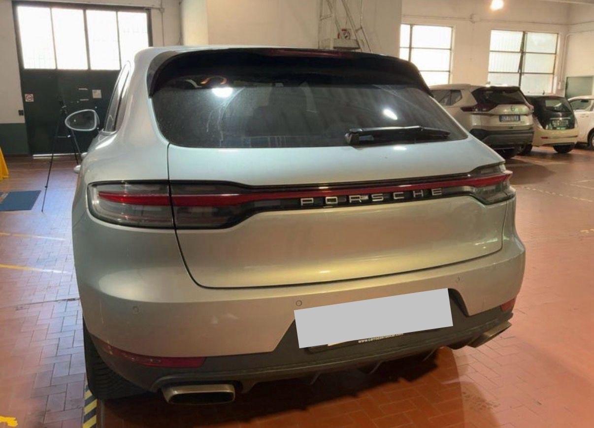 Porsche Macan 2.0 Book service Porsche