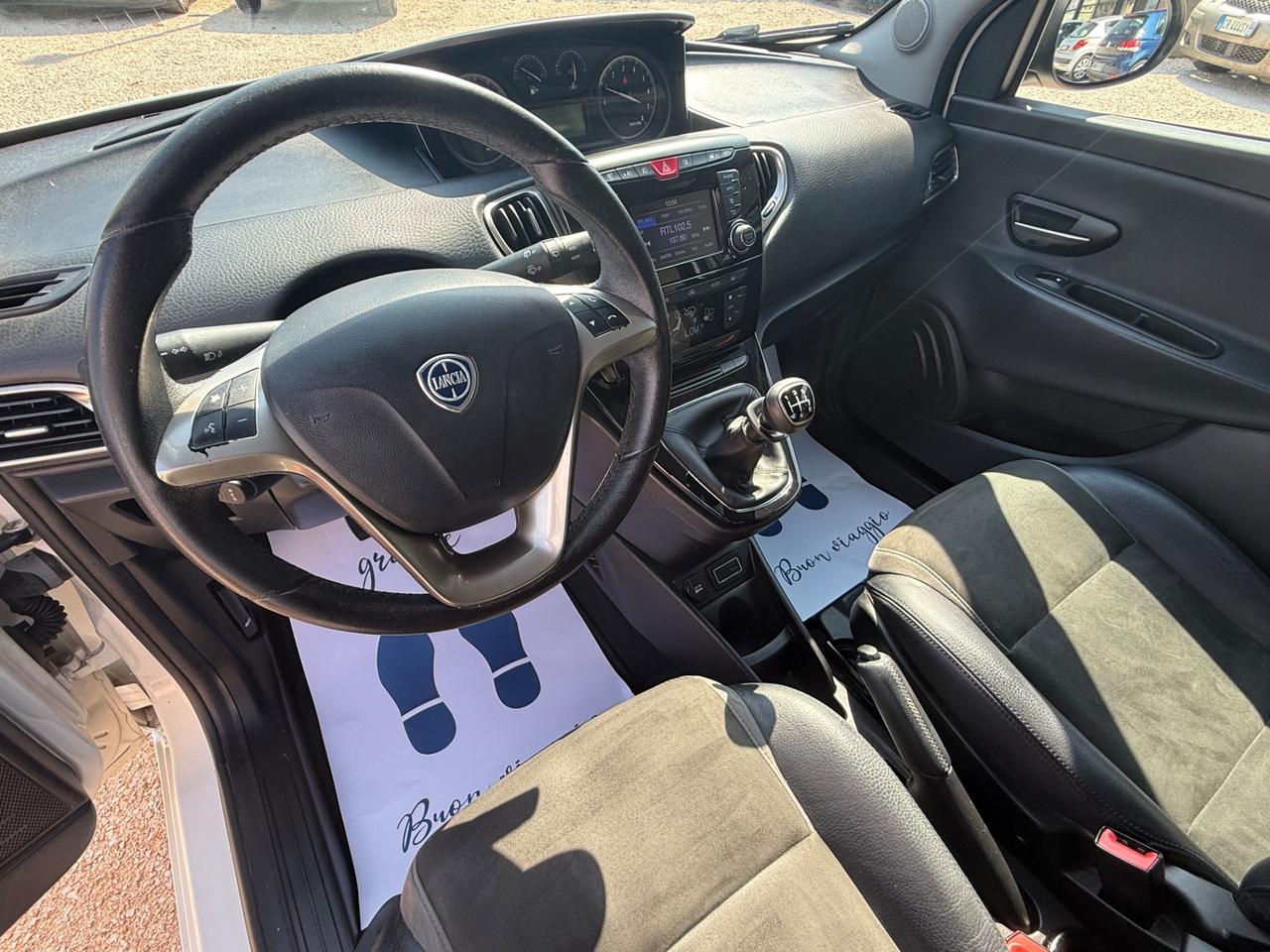 Lancia Ypsilon 1.2 69 CV 5 porte Platinum