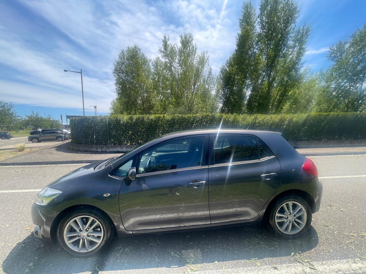 Toyota Auris 2.0 D-4D 5 porte Sol