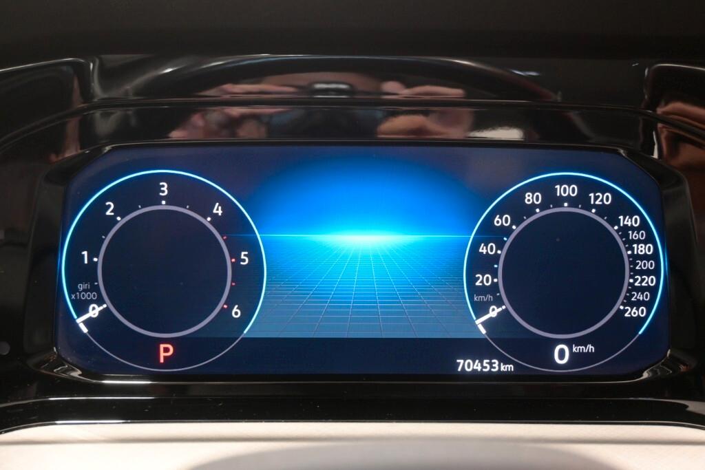 VOLKSWAGEN GOLF 8 2.0 TDI 115CV DSG SCR LIFE ( FARI LED - DIGITAL COCKPIT - ADAPTIVE CRUISE - AMBIENT LIGHTS - APP CONNECT - PARK PILOT - TELECAMERA POST. )