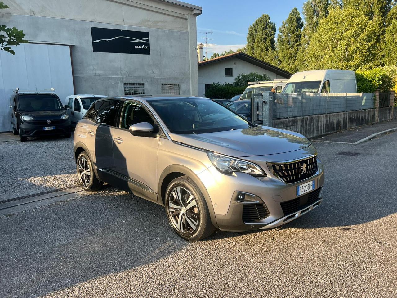 Peugeot 3008 BlueHDi 130 S&S EAT8 Allure