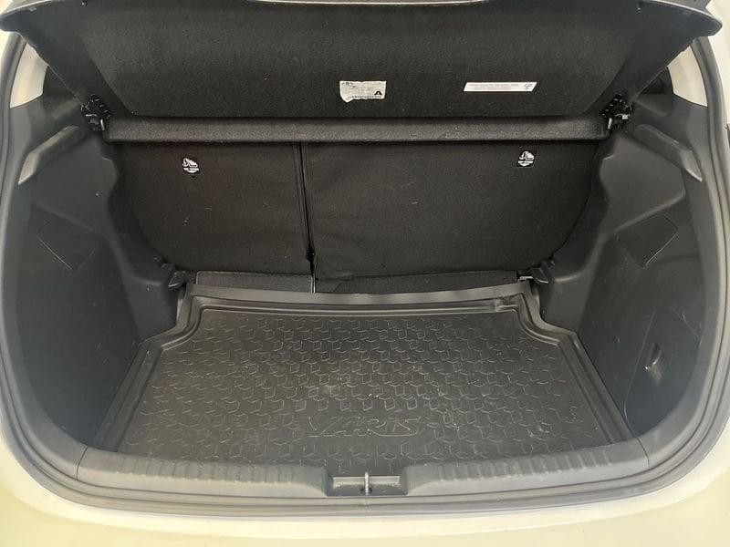 Toyota Yaris Hybrid Active MY22