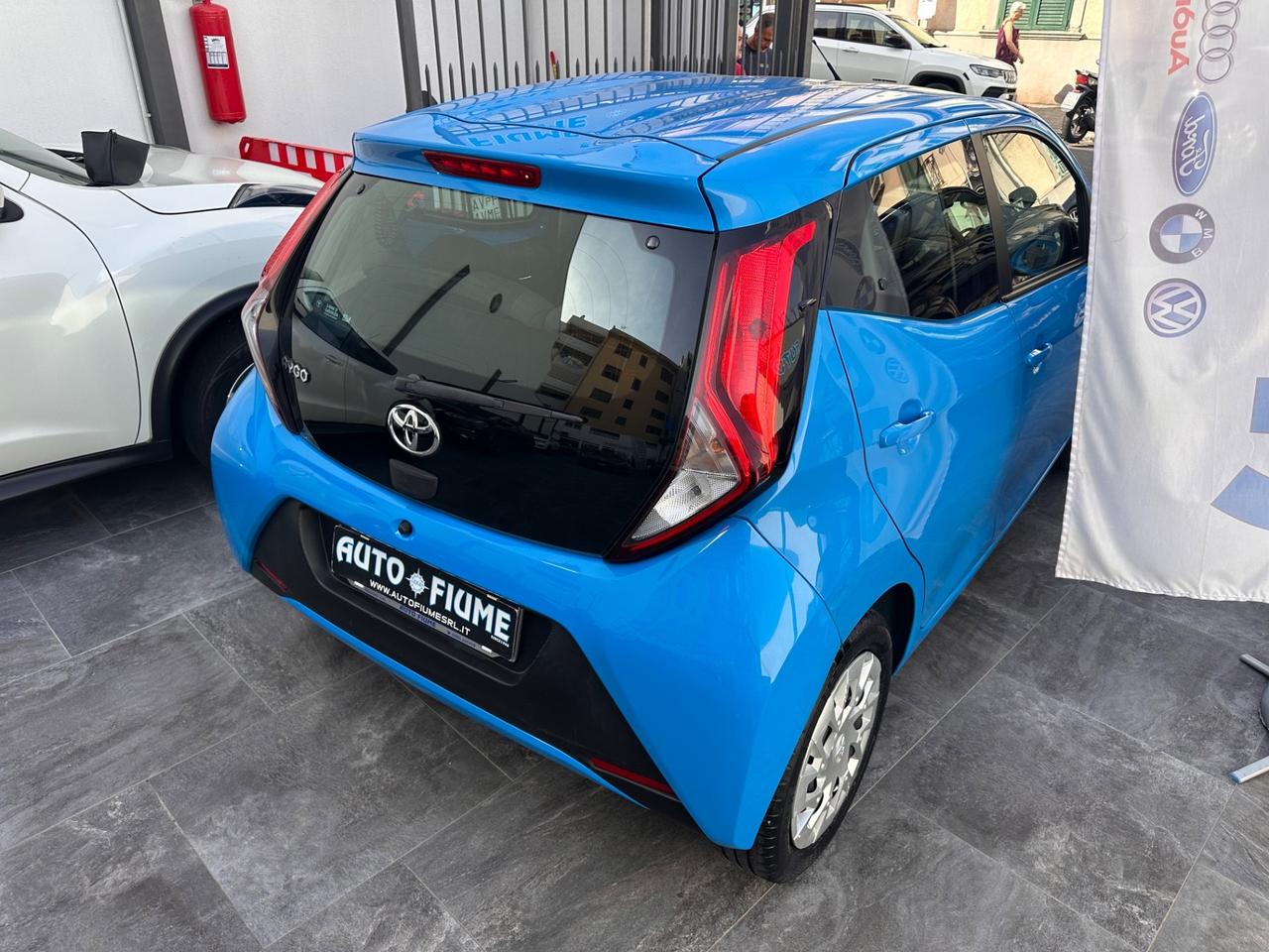 Toyota Aygo 1.0 VVT-i 72 CV 5 porte x-cool