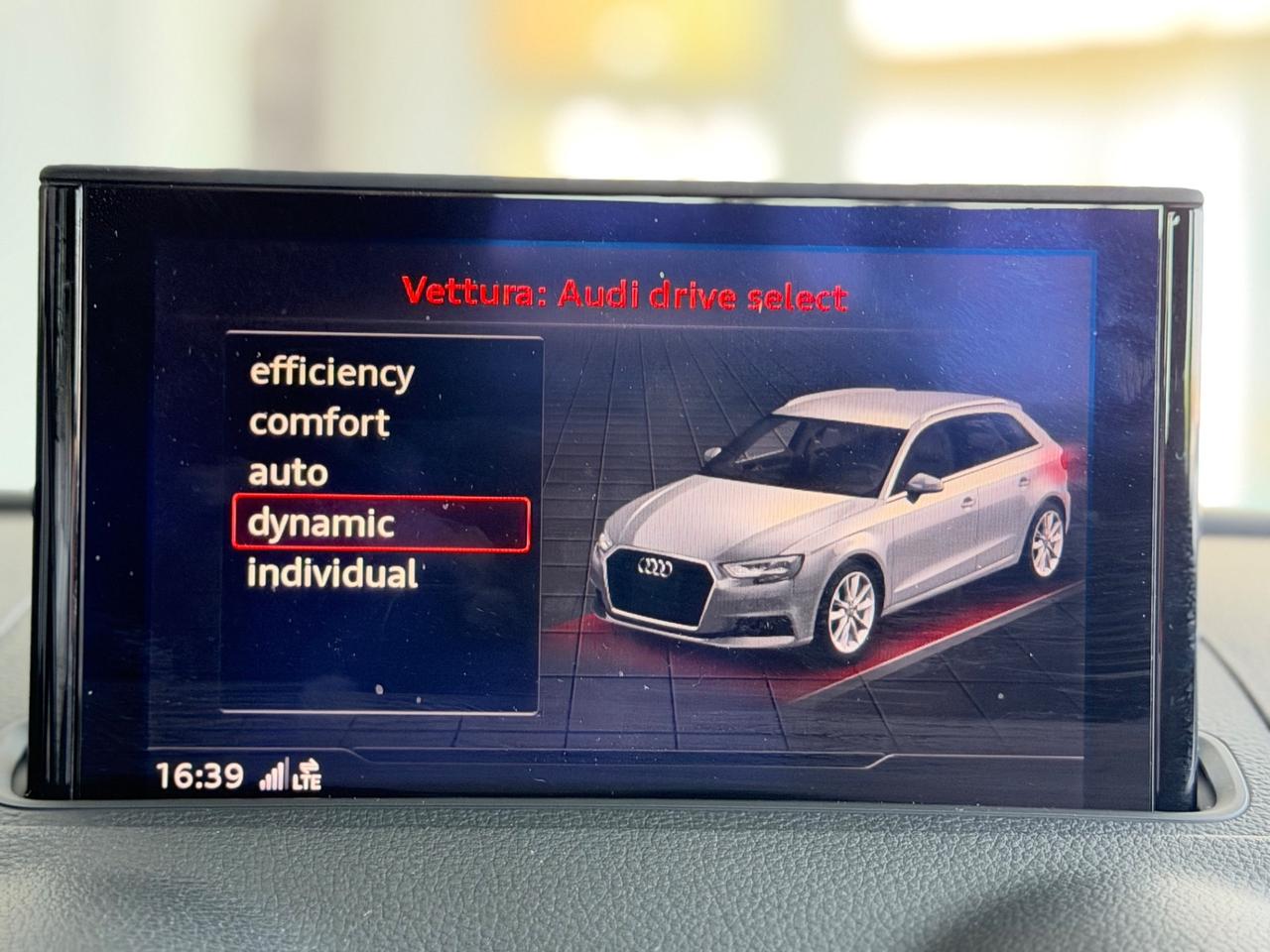 Audi A3 1.6 TDI 116 CV Sport Ultra euro6 Restiling