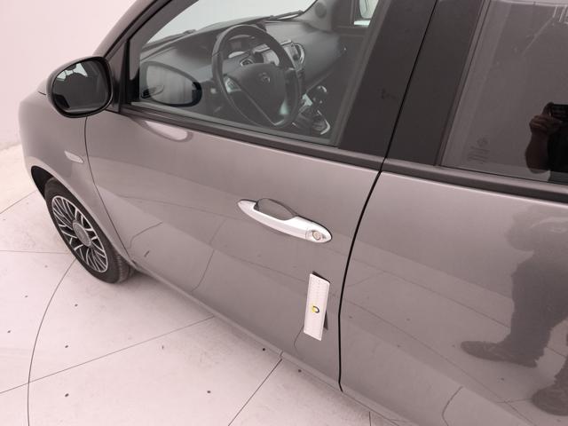 LANCIA Ypsilon 1.0 firefly hybrid Platino s&s 70cv