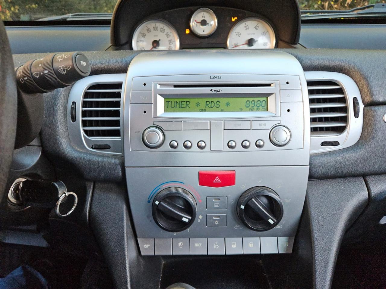 Lancia Ypsilon DIVA PER COMMERCIANTI