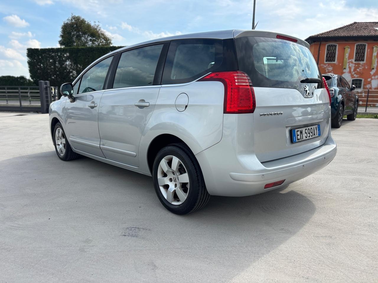 Peugeot 5008 1.6 HDi 112CV Access
