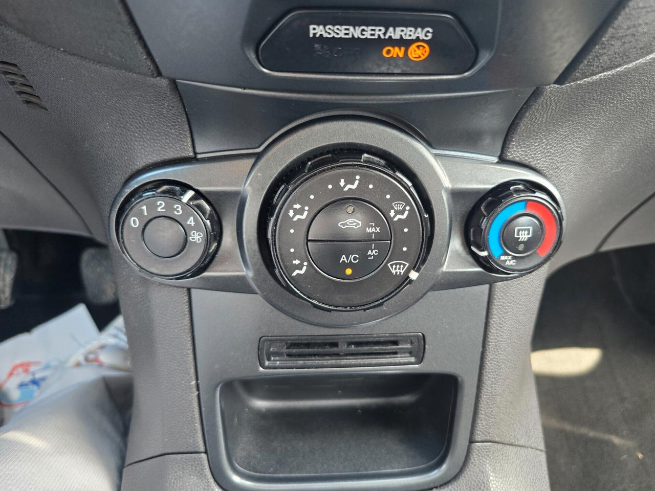 Ford Fiesta 1.4 Bz.-GPL 5 porte Titanium