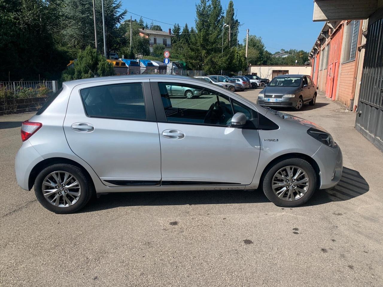 Toyota Yaris -HYBRID-NEO PATENTATI- FULL OPTIONAL-5 PORTE-TAGLIANDATA