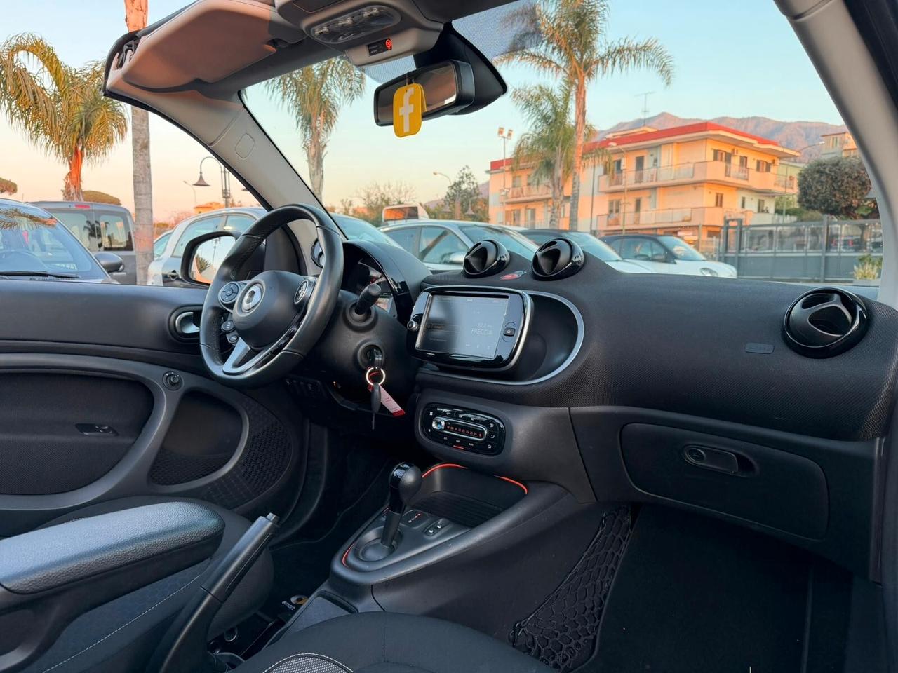 Smart ForTwo EQ cabrio Suitegrey (4,6kW)