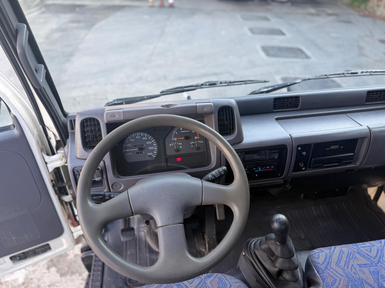 Nissan cabstar 2.5 diesel furgone aperto