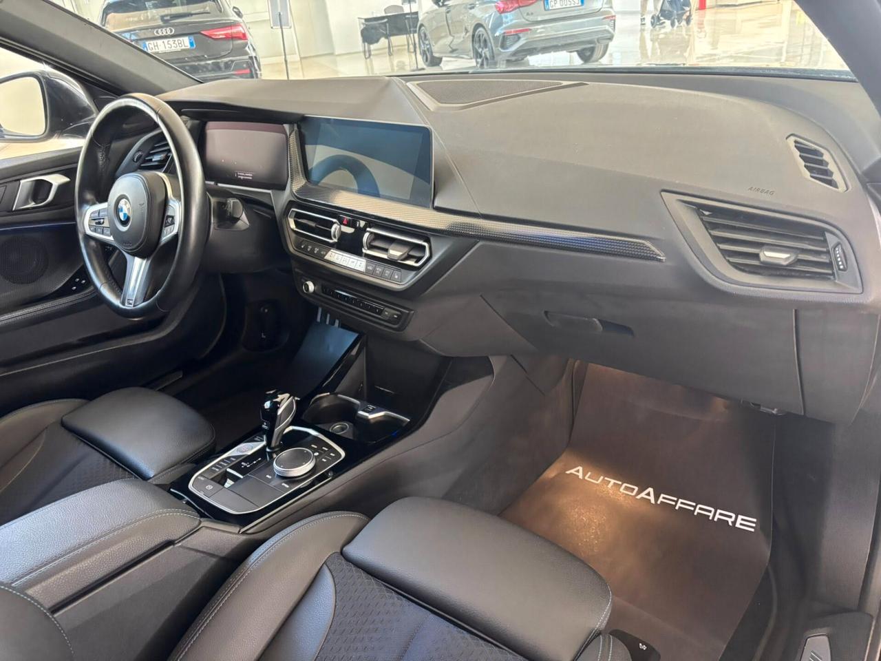 Bmw 118 118d 5p. Msport