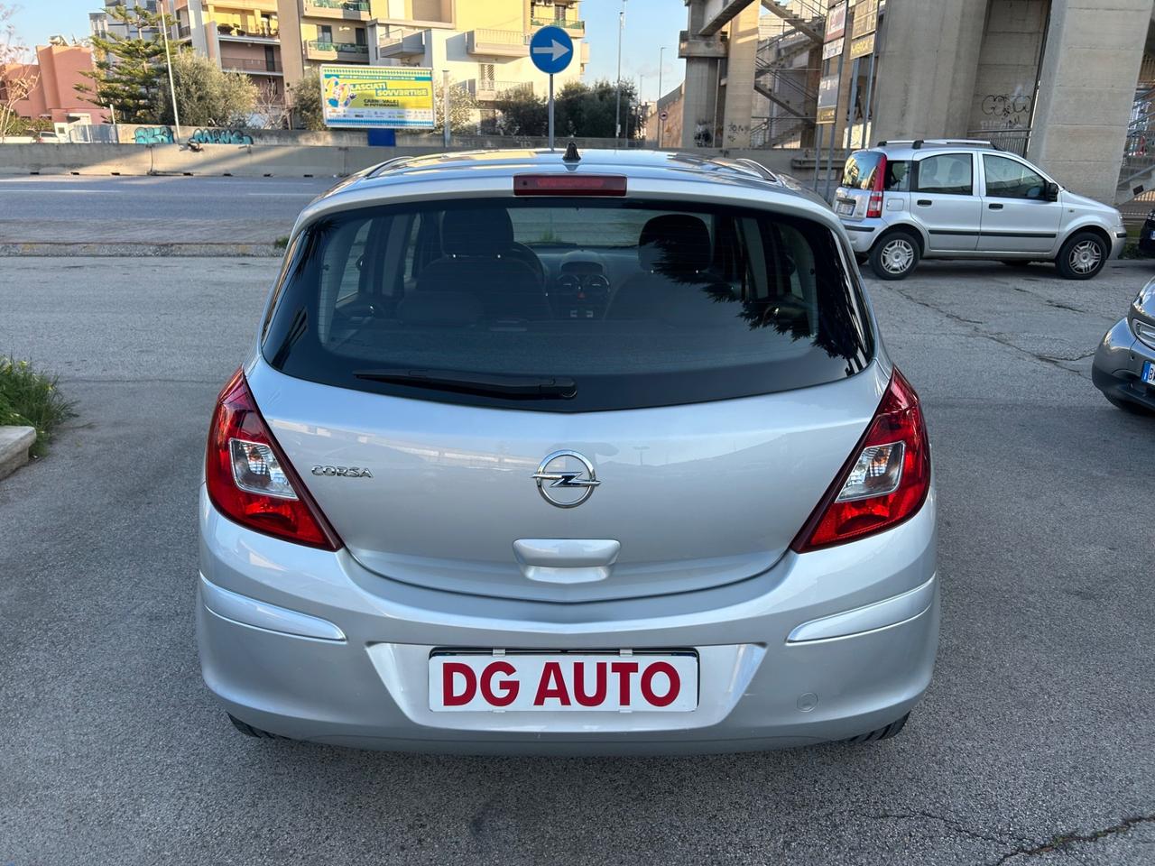 Opel Corsa 1.2 benzina 85 cv 2013