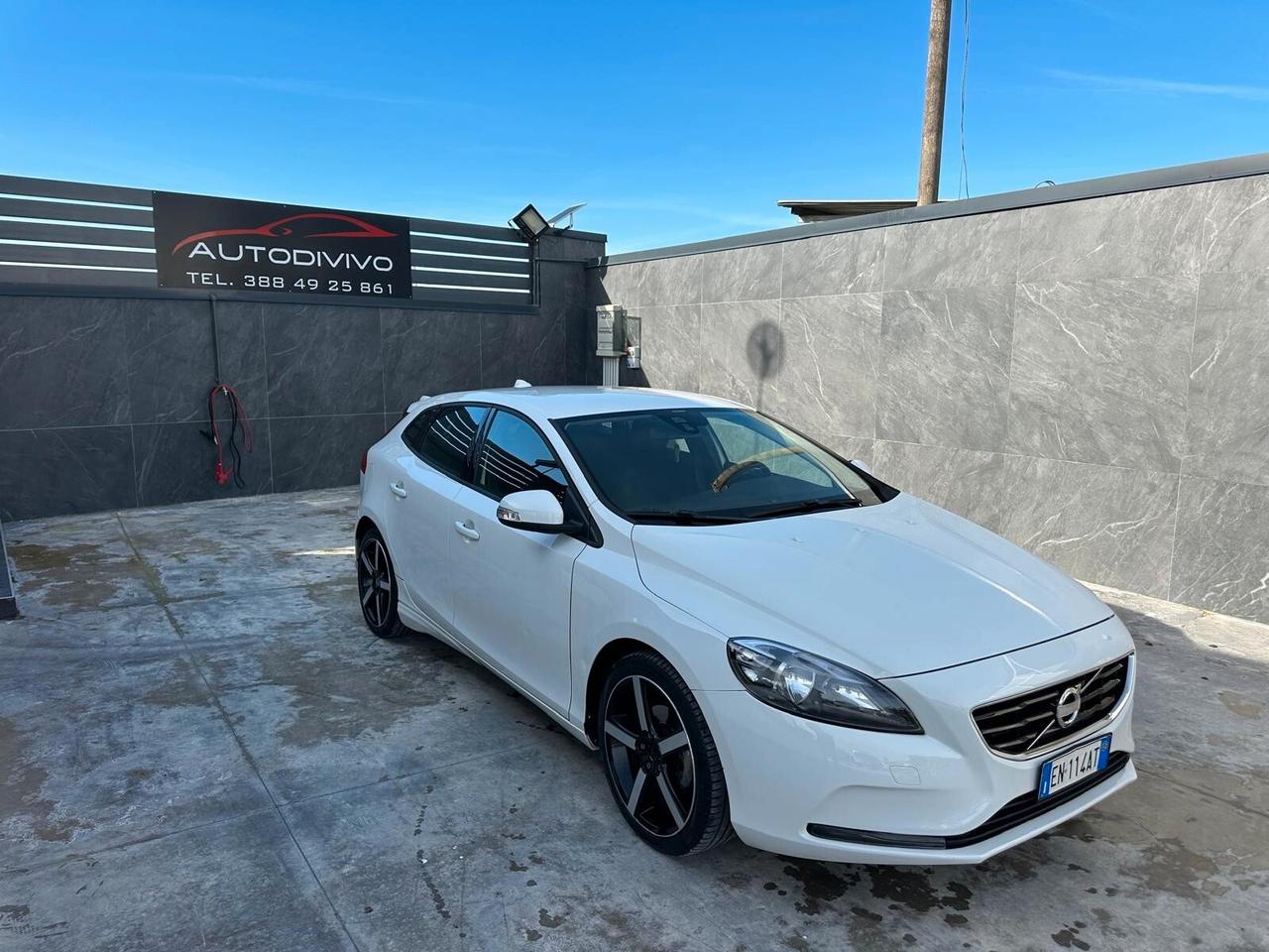 Volvo V40 D2 1.6 Summum