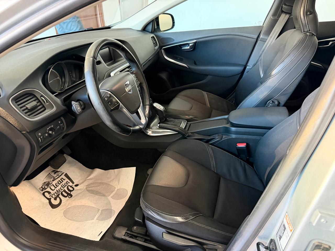 Volvo V40 D2 1.6 Momentum CAMBIO AUTOMATICO