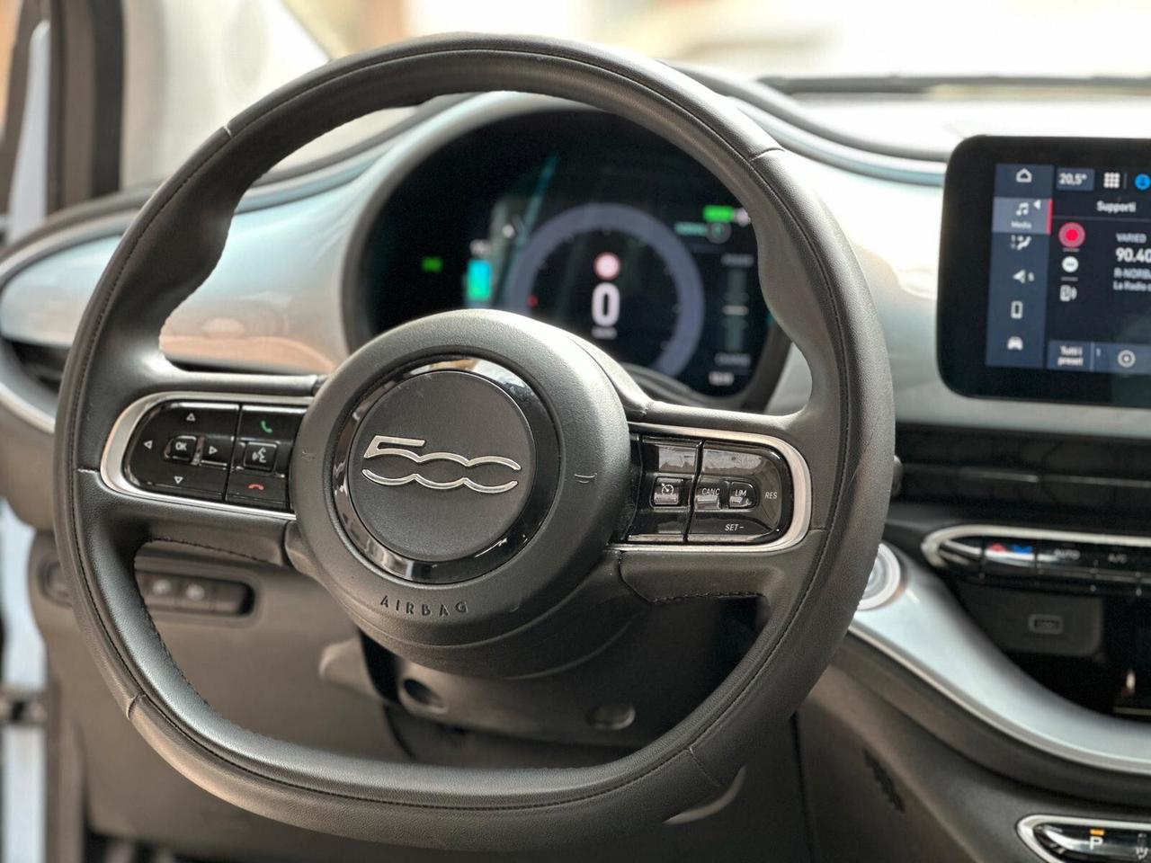 Fiat 500e Berlina 43 kWh La Prima