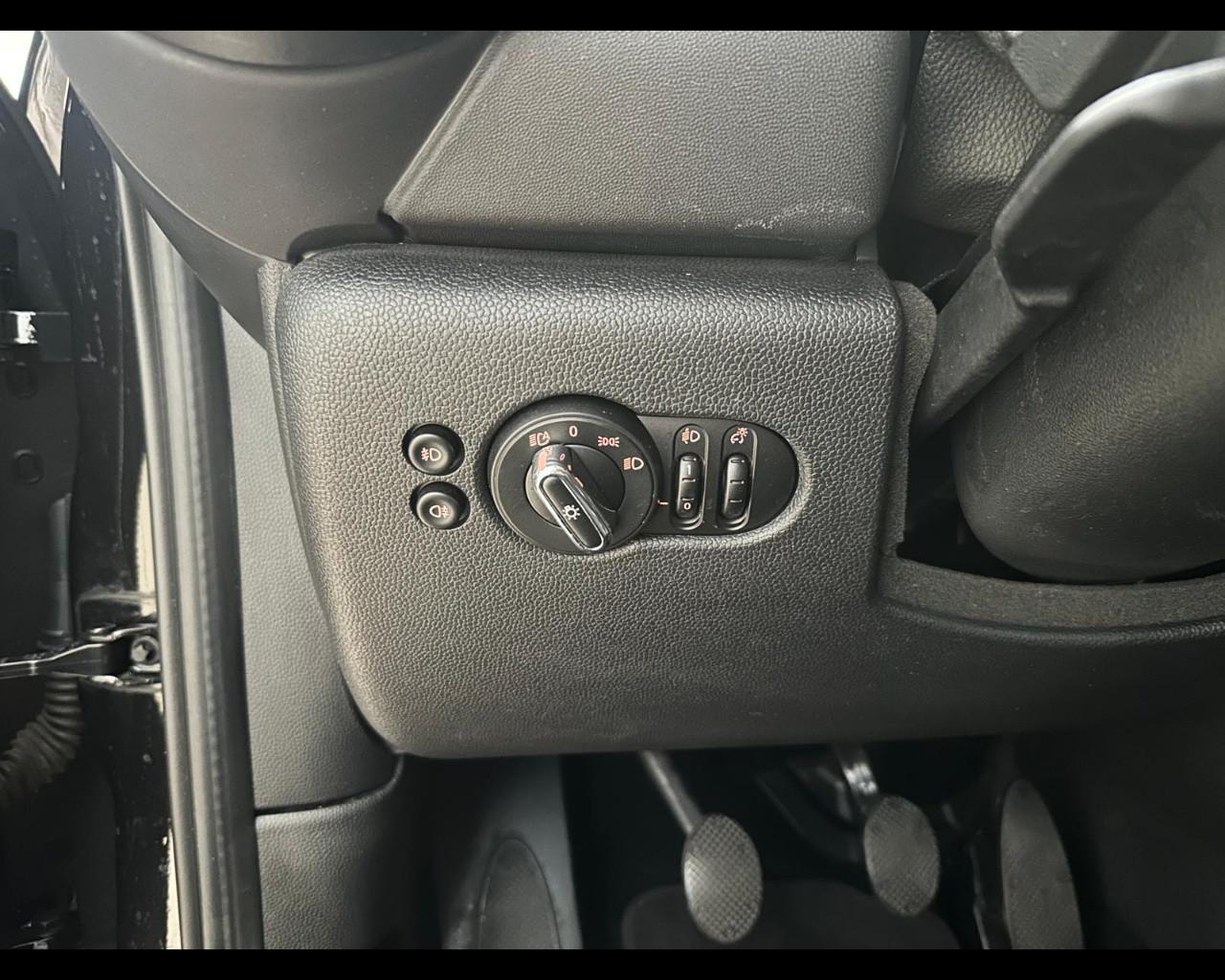 MINI Mini 5 porte (F55) - Mini 1.5 One 75 CV 5 porte