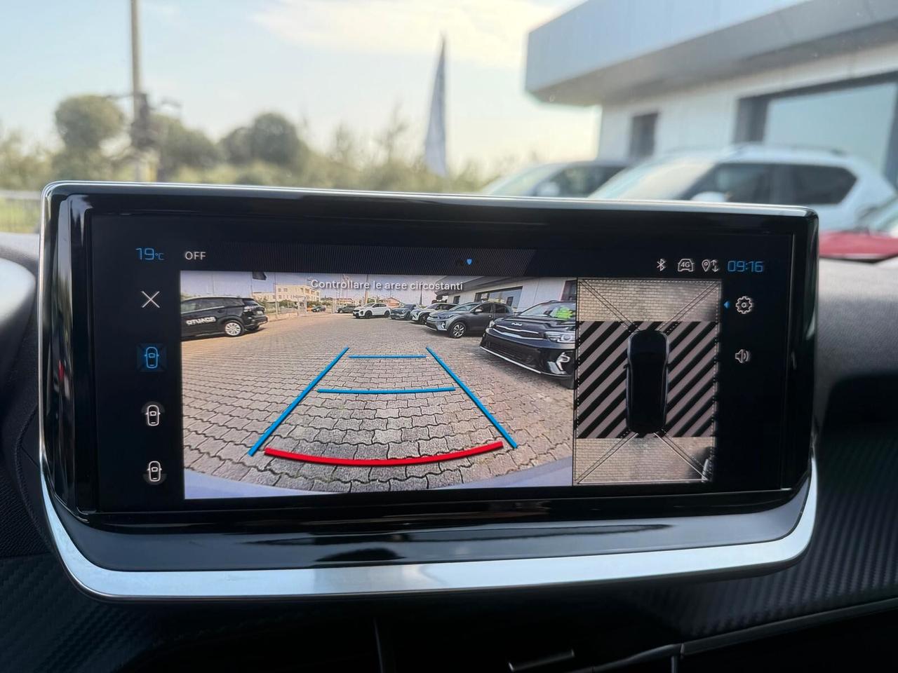Peugeot 2008 PureTech 100 S&S Allure - ok neopatentati -