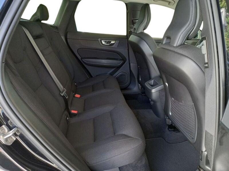 Volvo XC60 B4 197+14 CV AWD Automatica NAVI LED Momentum Pro