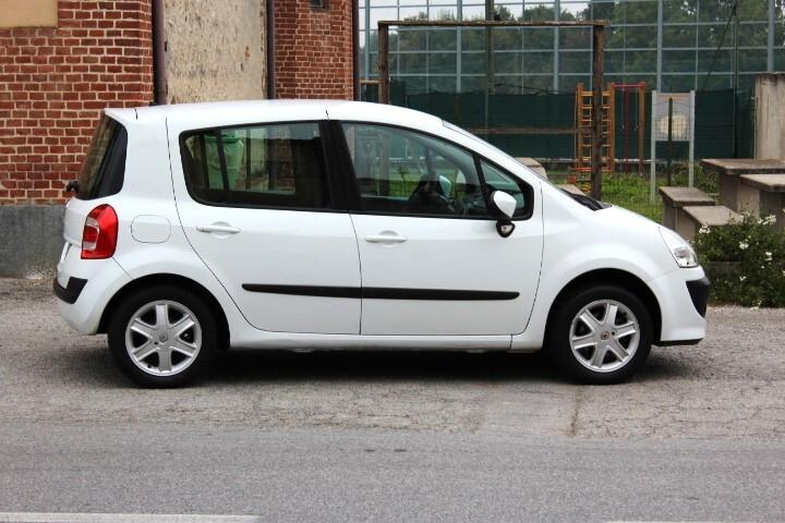 Renault Modus 1.5 dCi 85CV Dynamique clima automatico 5porte cerchi in lega radio cd neopatentati