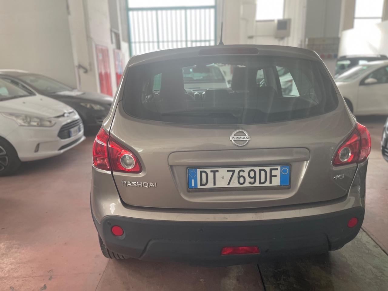 Nissan Qashqai 2.0 dCi DPF Visia 4x4