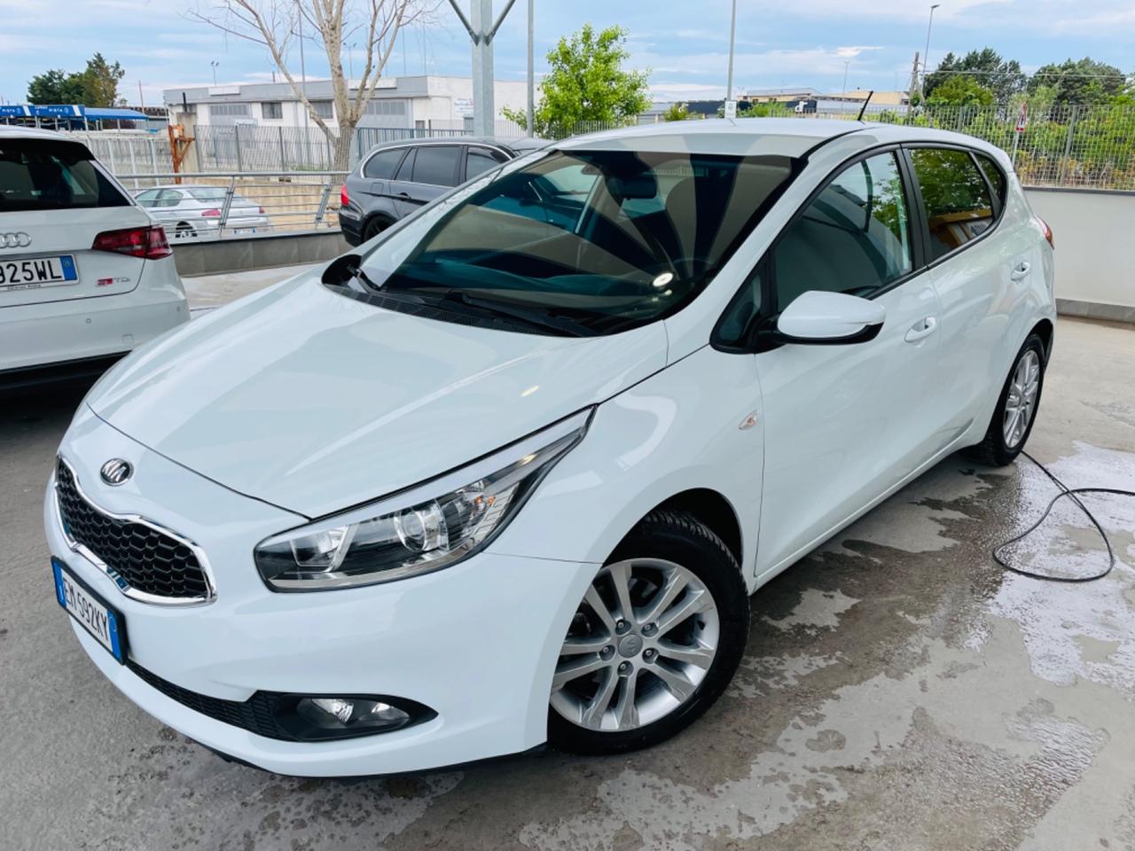 Kia Ceed cee'd 1.4 CRDi 5 porte Cool