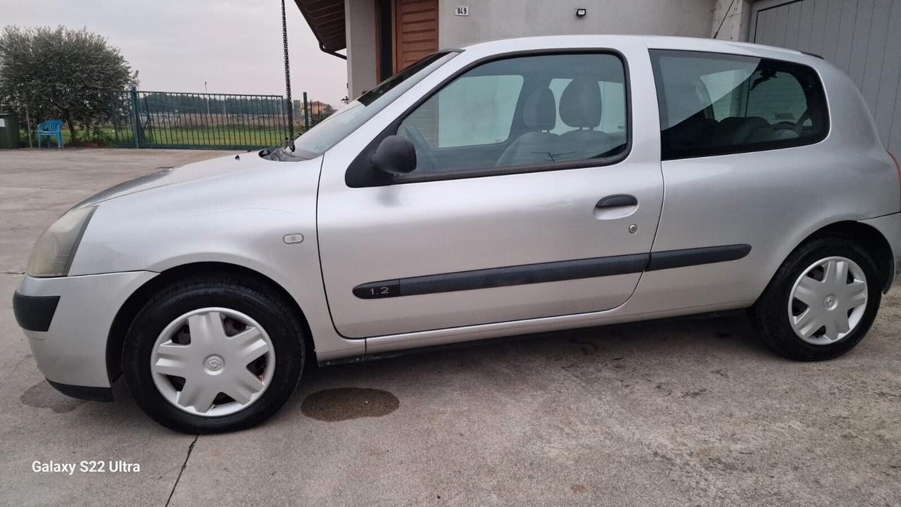 Renault Clio 1.2 cat 3 porte Confort Authentique neop