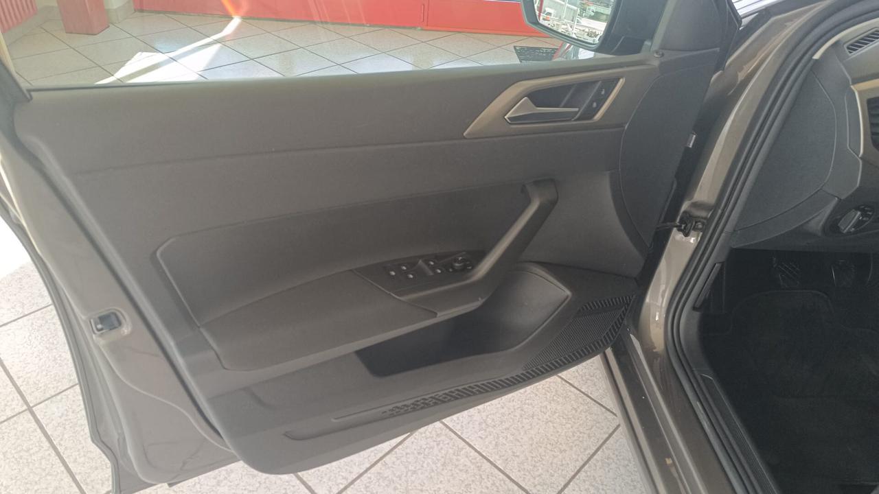 VOLKSWAGEN POLO 1.0 BENZINA 80CV MANUALE