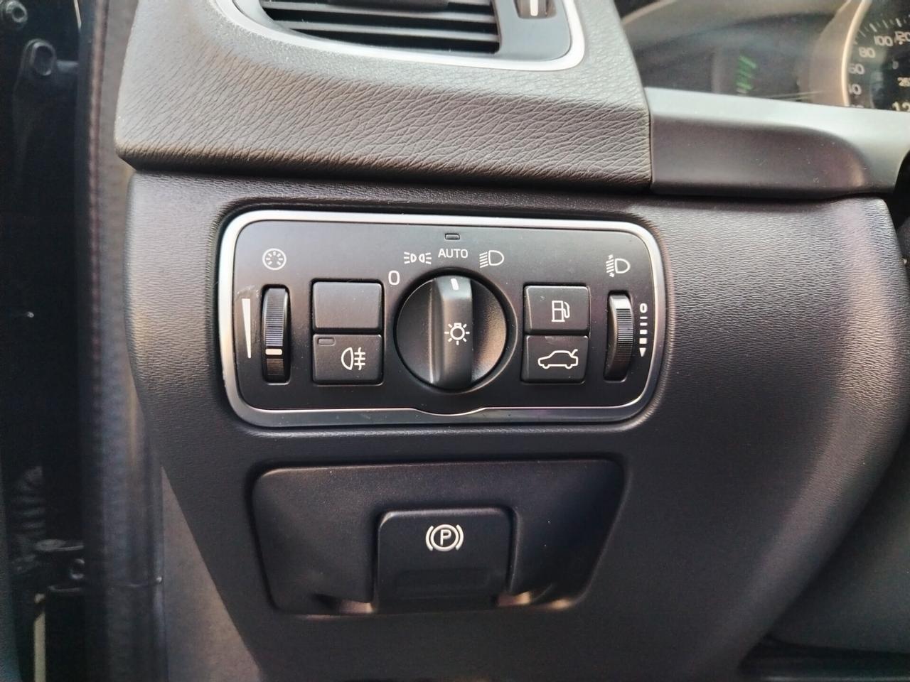 Volvo V60 D2 Geartronic Summum