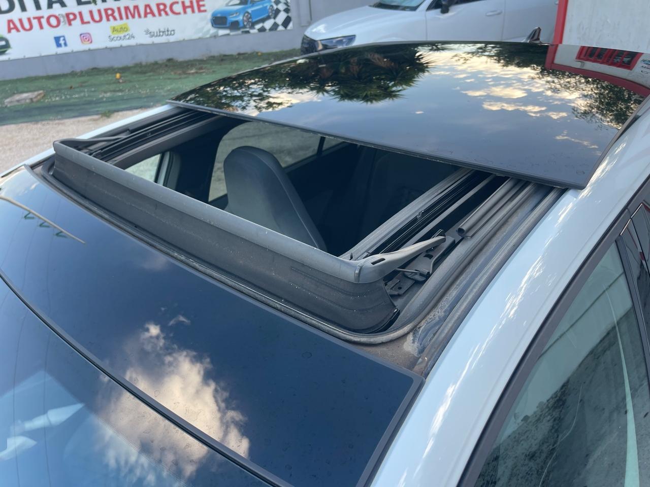 Volkswagen Golf R-Line DSG 2.0 TDI 150cv