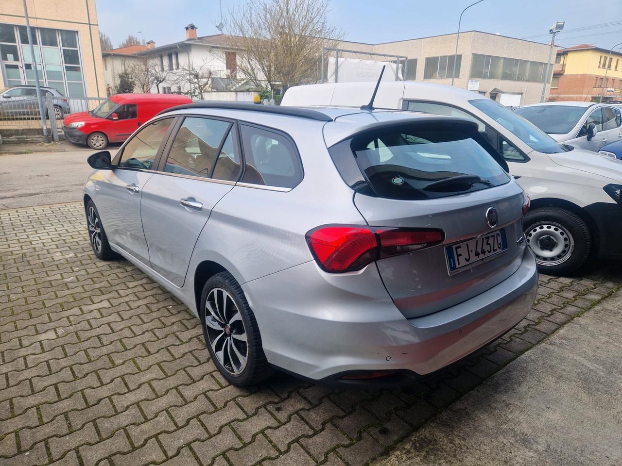 Fiat Tipo 1.3 MTJ SeS SW LOUNGE