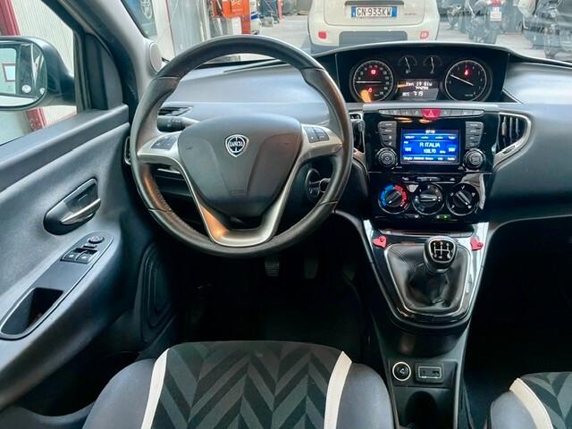 Lancia Ypsilon 1.2 69 CV 5 porte S&S Platinum Edition E6 Km 74.000