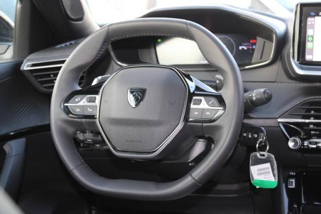 Peugeot 2008 1.2 Allure s&s 130cv eat8 con Navigatore e Carplay