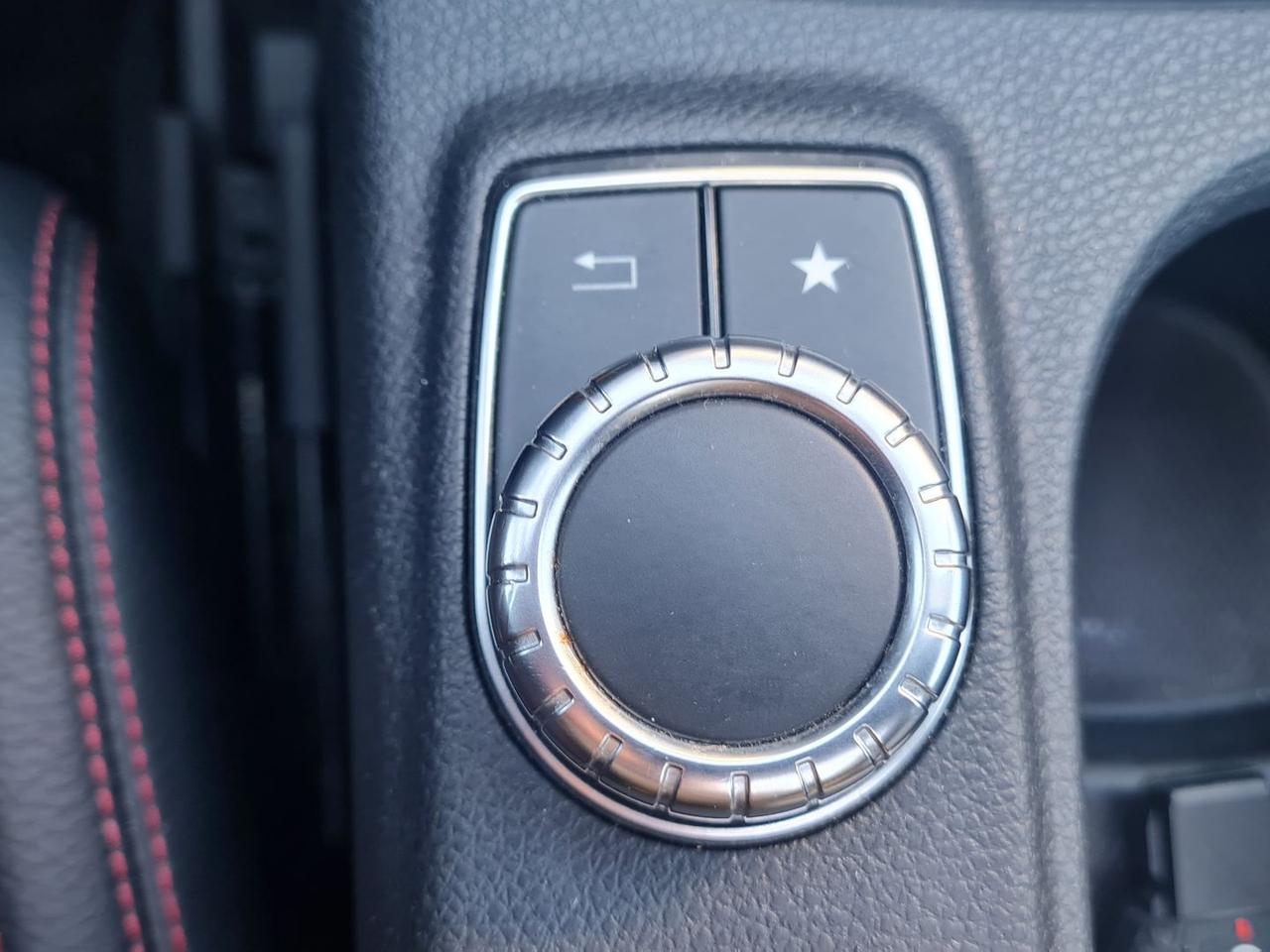 Mercedes-Benz GLA 250 Premium #8103