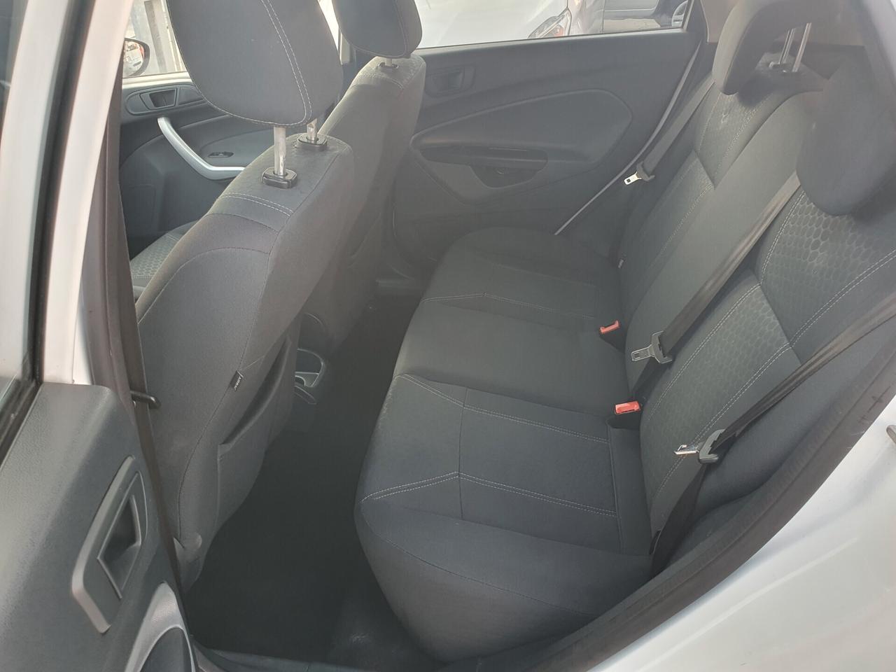 Ford Fiesta 1.4 TDCi 5p. Neopatentati manuale 2010