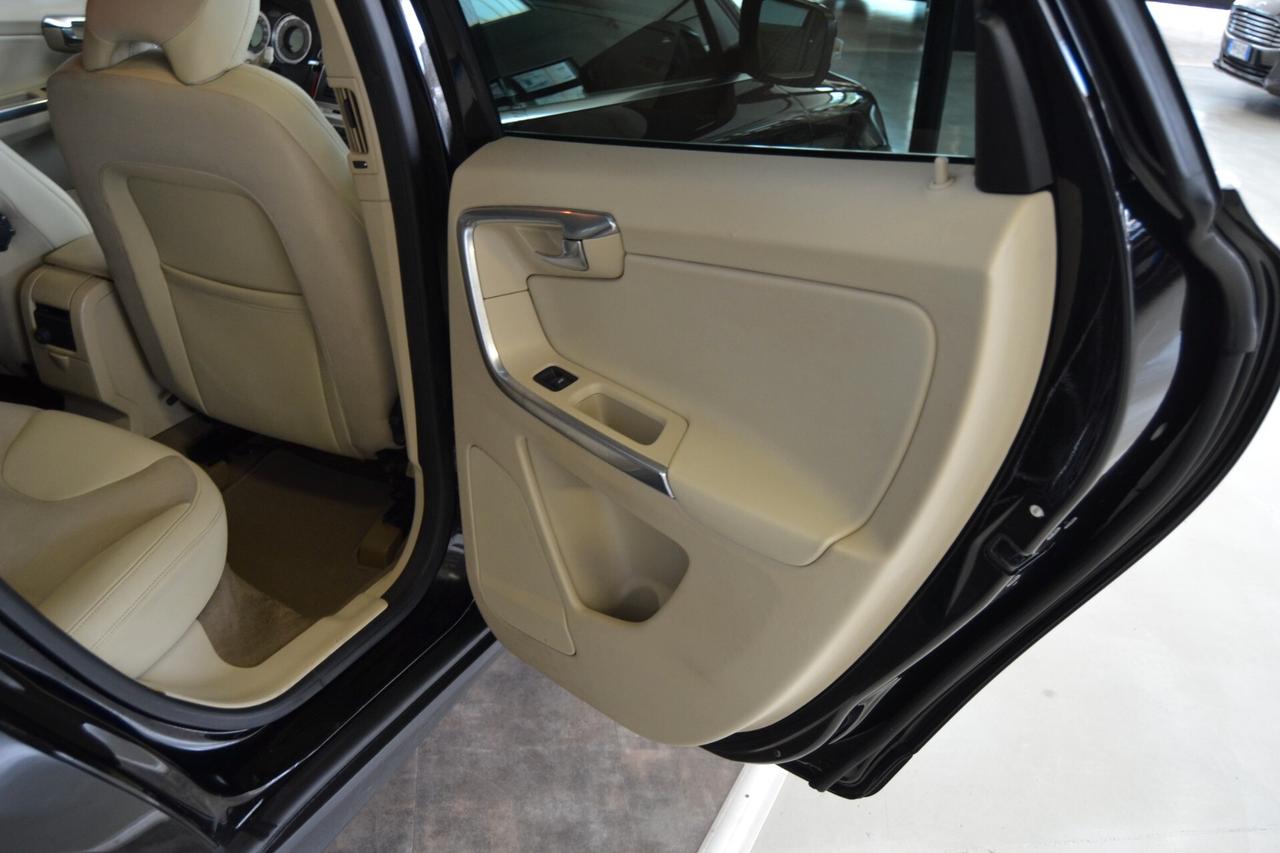 Volvo XC60 2.0 D3 Momentum KMDOC/Fatture/Tagliandi