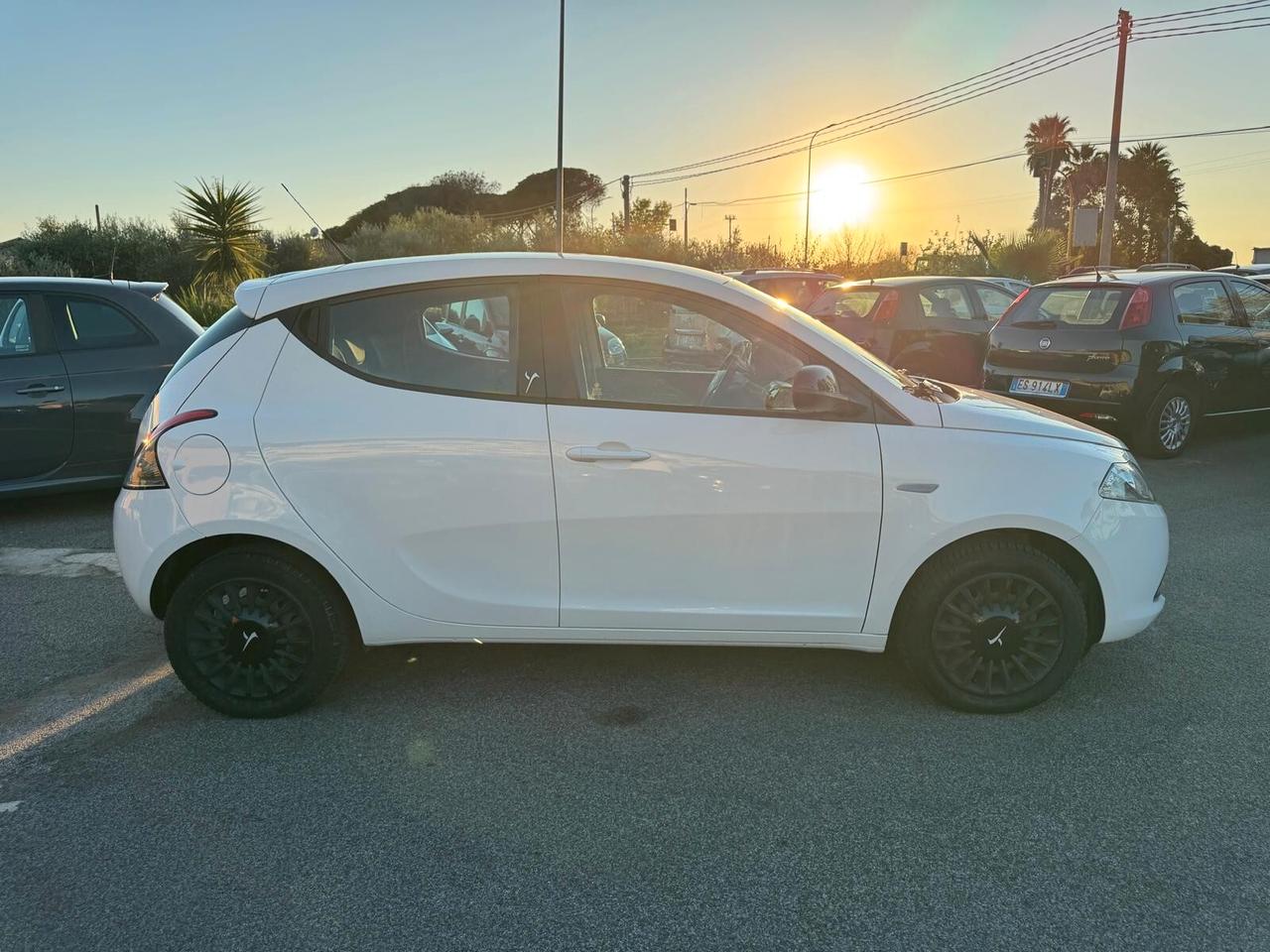 Lancia Ypsilon 1.2 BENZINA NEOPATENTATI 2015
