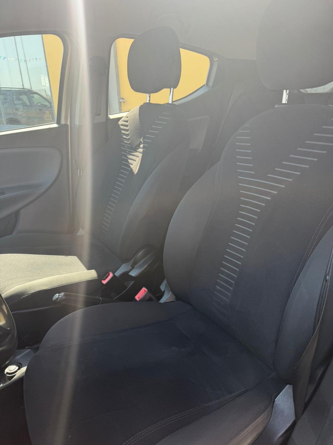 Lancia Ypsilon 0.9 TwinAir 85 CV 5 porte S&S Gold