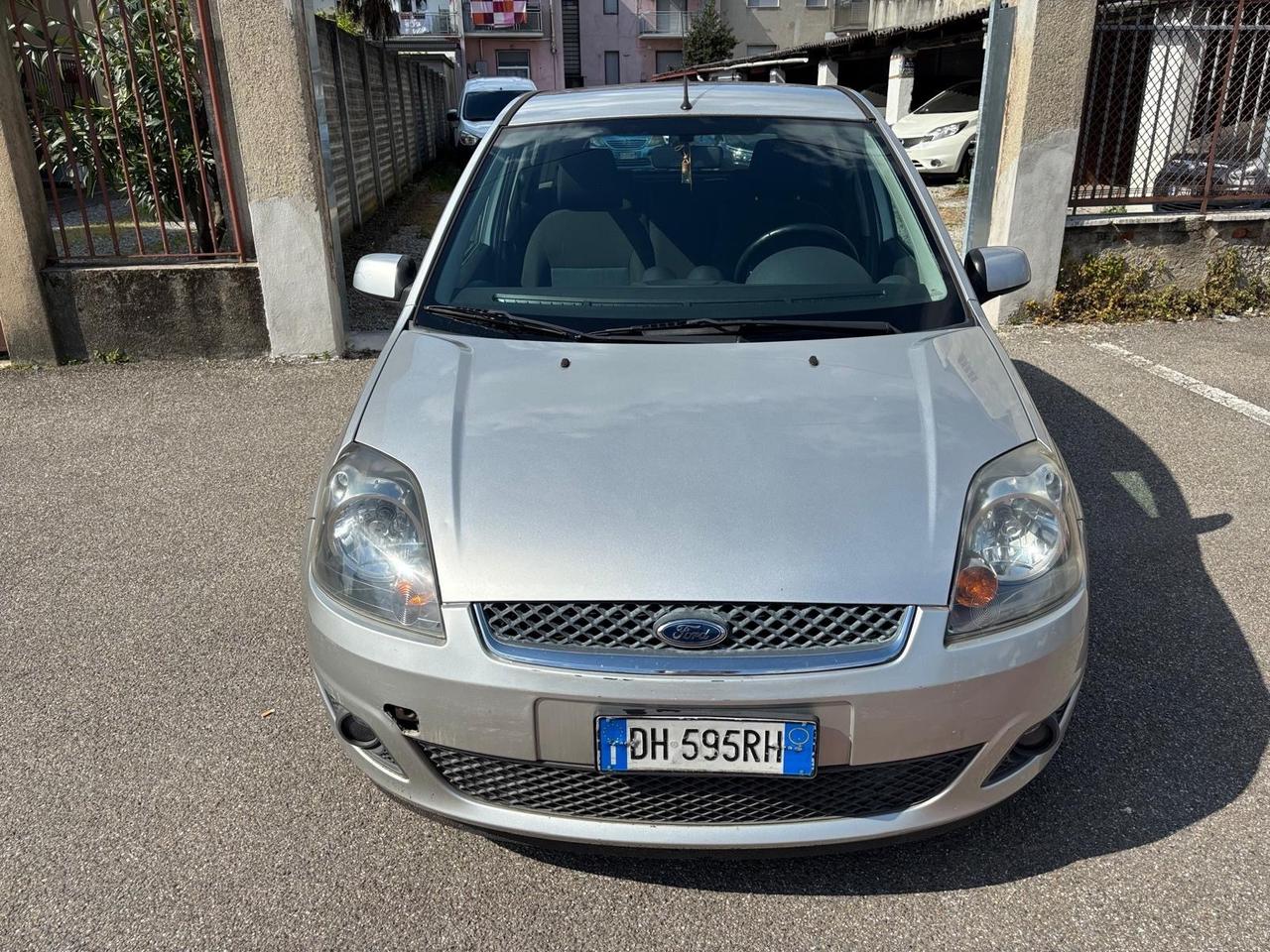 Ford Fiesta 1.2 benzina