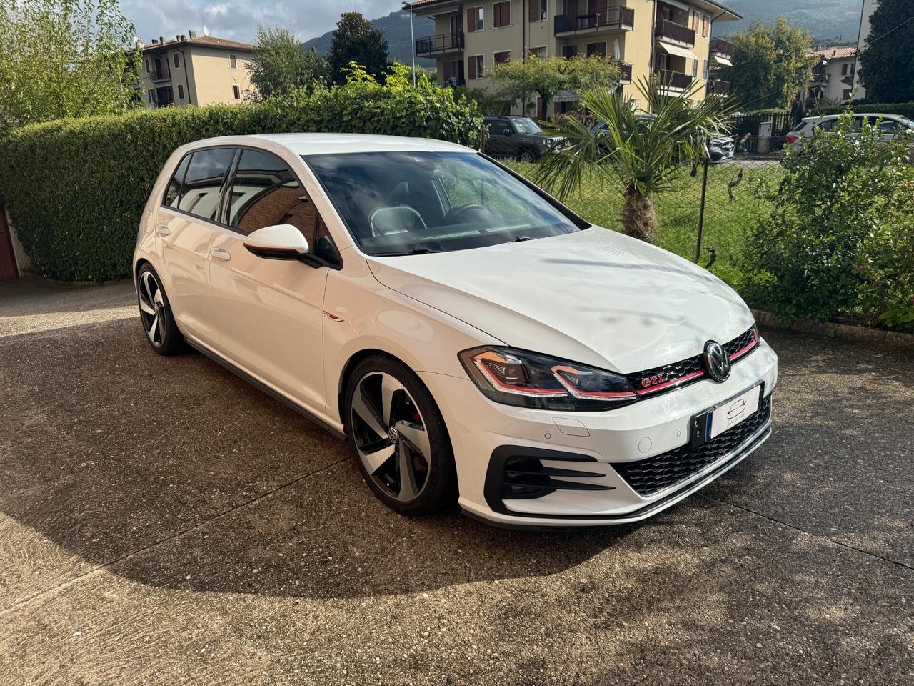 Volkswagen Golf GTI Performance 2.0 245 CV TSI DSG