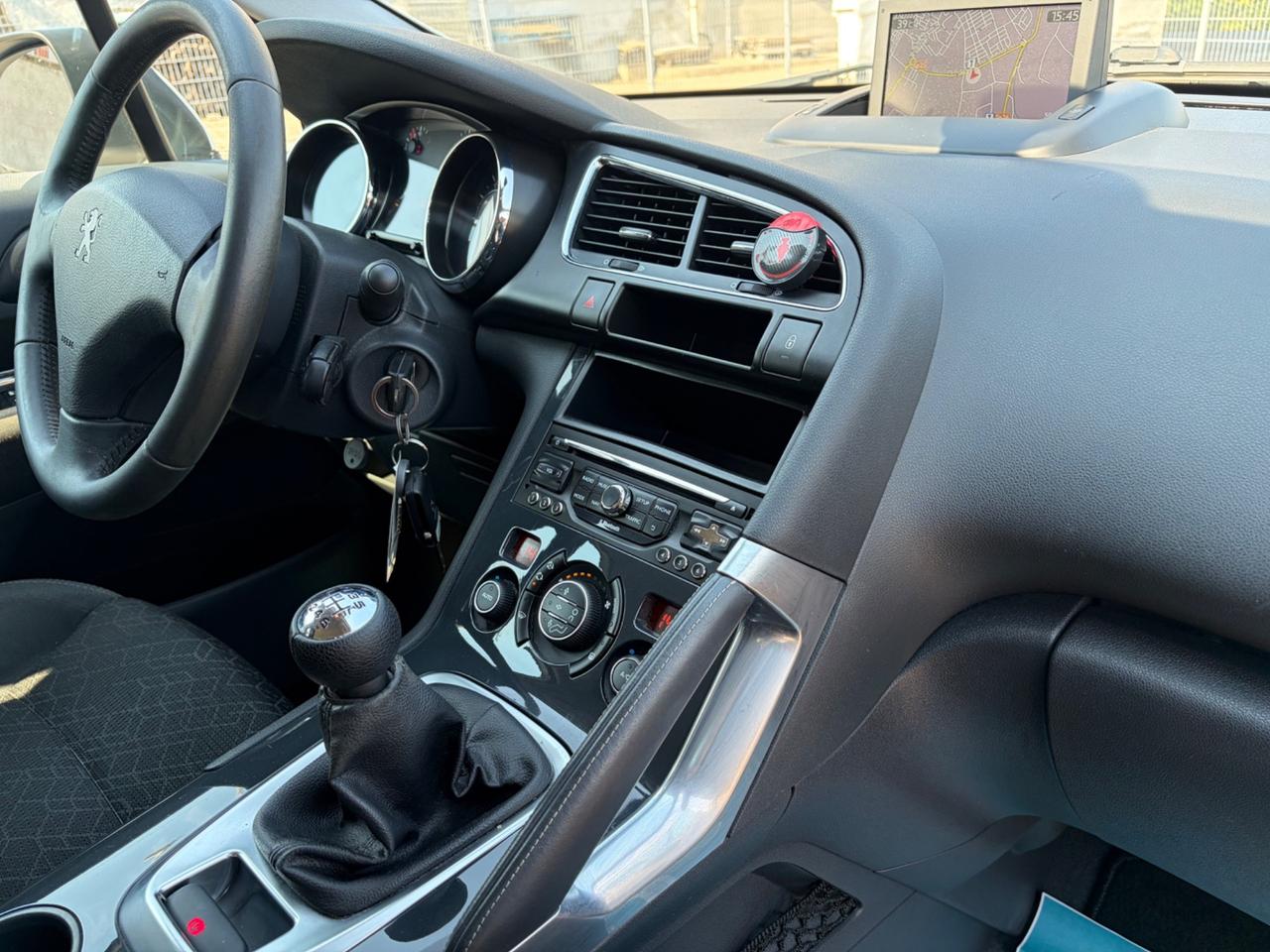 Peugeot 3008 1.6 HDi 115CV Allure