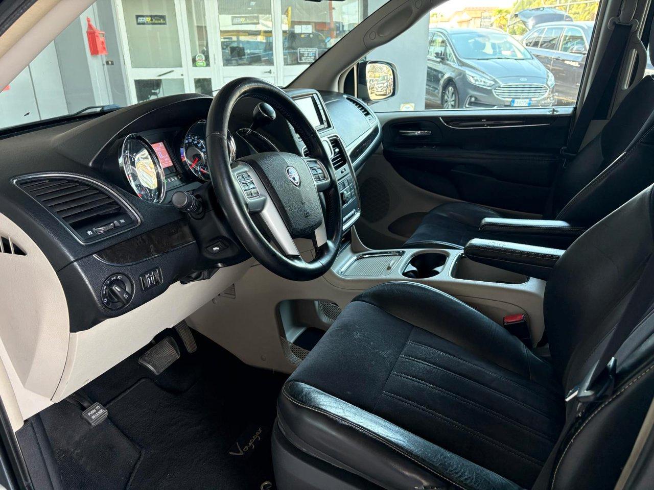 Lancia Voyager 2.8L Platinum 163cv auto