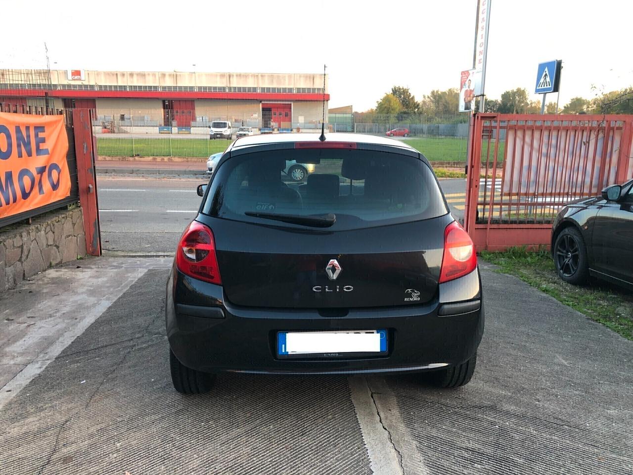 Renault Clio 1.2 16V 5 porte Le Iene